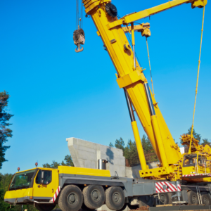 Abilitazione per gru mobili autocarrate e semoventi su ruote con braccio telescopico o tralicciato ed eventuale falcone fisso e per gru mobili su ruote con falcone telescopico o brandeggiabile
